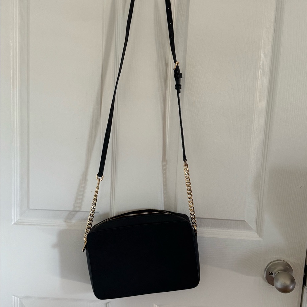 Michael Kors Black Shoulder Bag with Gold Chain - Picture 5 of 5